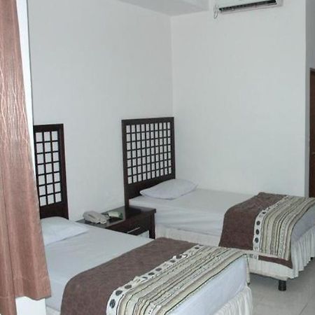 Hotel Bontocinde Makassar Kültér fotó